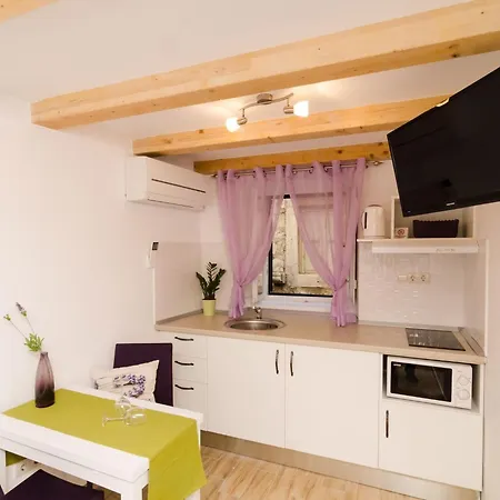 Lavender Garden - Comfort Ground Floor - 2 Apartamento